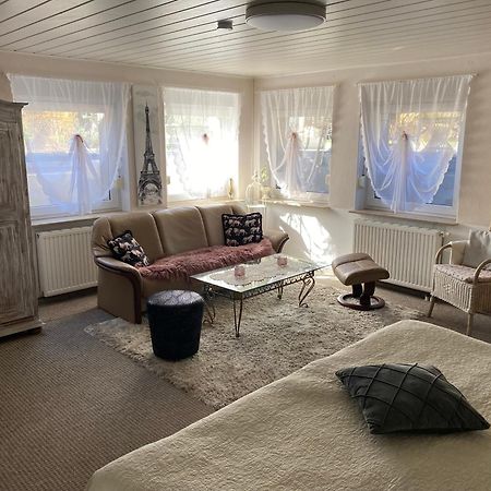 Grosse Helle Wohnung Am Wald In Bad Saarow Nahe Gruenheide Und Berlin Souterrain エクステリア 写真