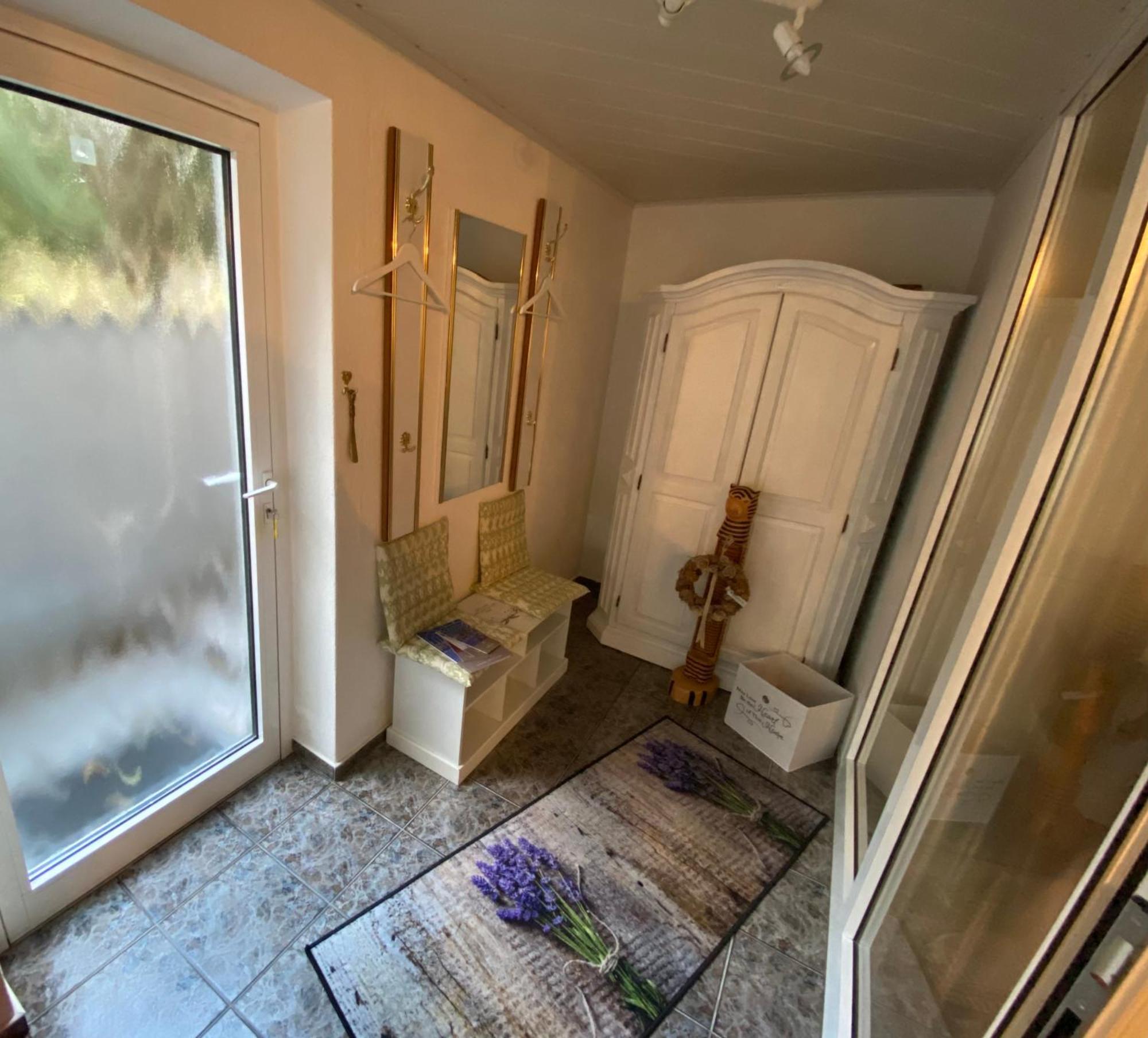 Grosse Helle Wohnung Am Wald In Bad Saarow Nahe Gruenheide Und Berlin Souterrain エクステリア 写真