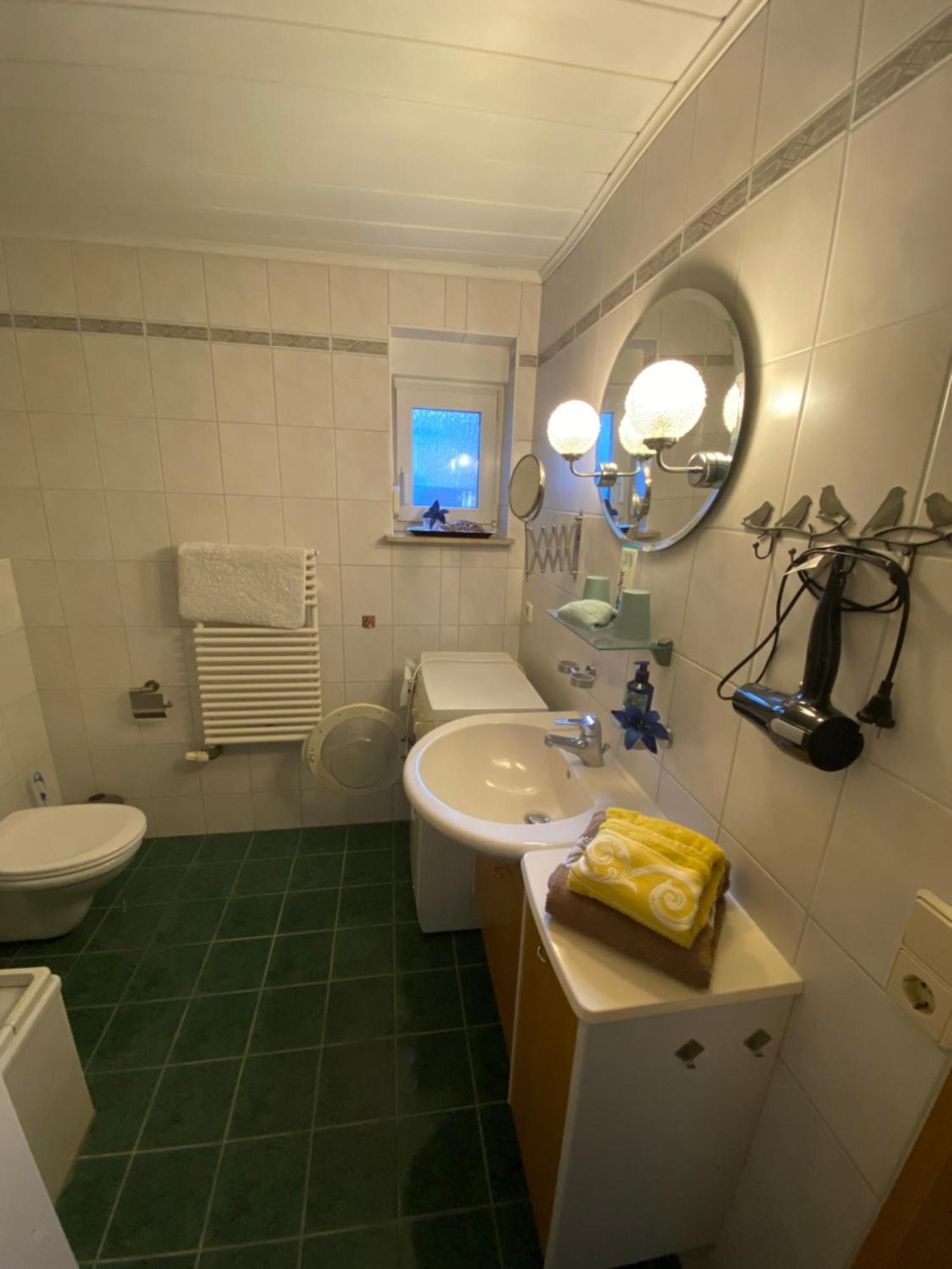 Grosse Helle Wohnung Am Wald In Bad Saarow Nahe Gruenheide Und Berlin Souterrain エクステリア 写真
